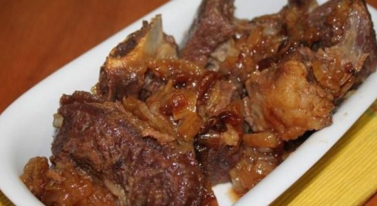 costillas asadas en la olla a presión